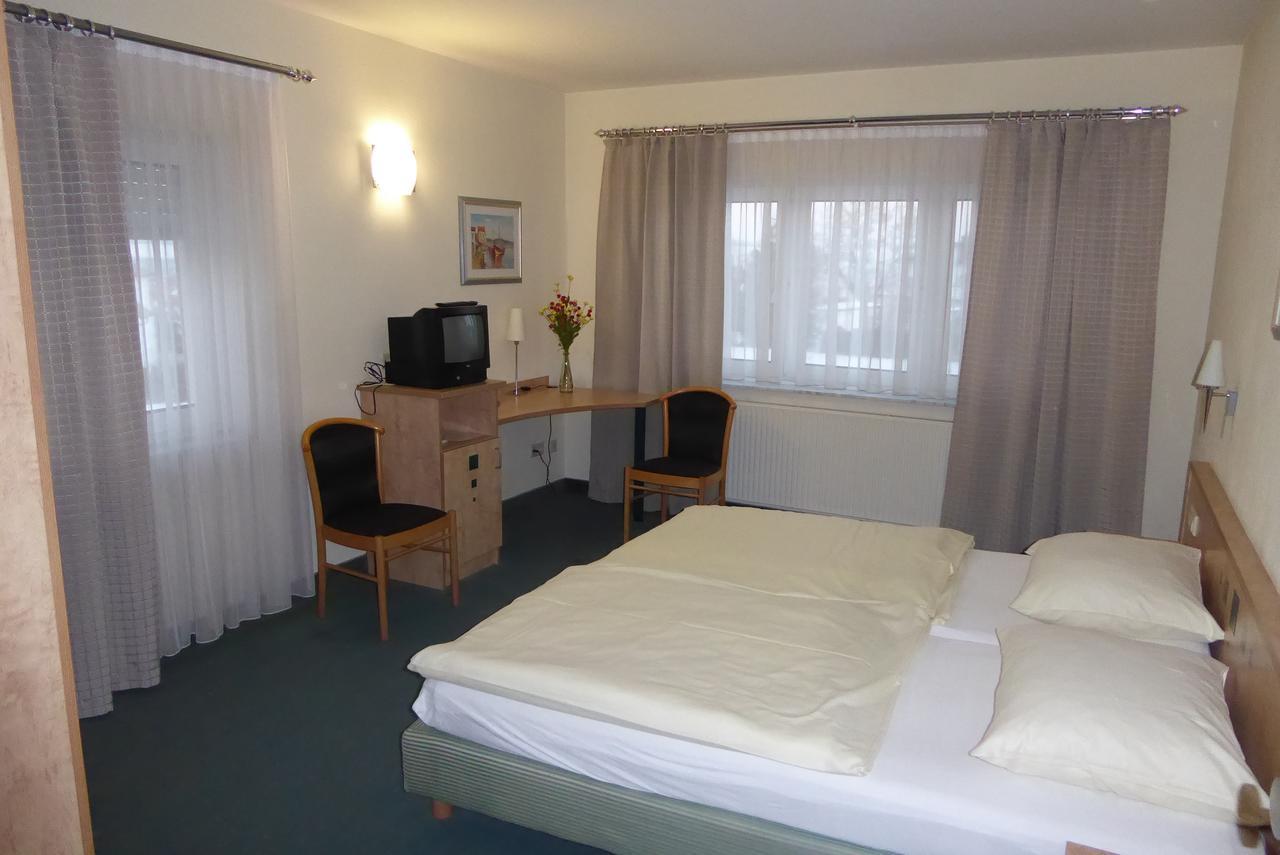 Hotel Ring Park Бухен Екстериор снимка